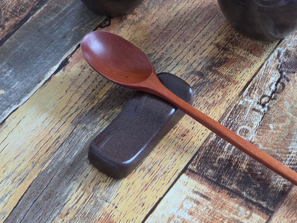 Korean Onggi Spoon Rest — Handcrafted Traditional Earthenware